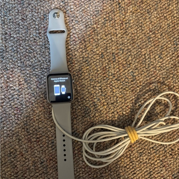 Apple Silver Smartwatch with Square Display and iPhone Sync - Picture 2 of 3
